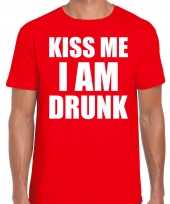 Rood kiss me i am drunk shirt fun t-shirt heren