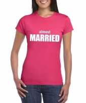 Vrijgezellenfeest almost married fun t-shirt roze dames