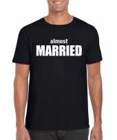 Vrijgezellenfeest almost married t-shirt zwart heren