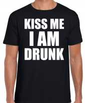 Zwart kiss me i am drunk shirt fun t-shirt heren